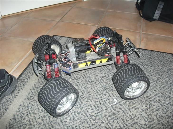 Off-Roader E-Maxx Brushless billede 3