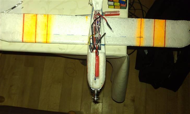 Fly hjemmelavet el-svæver!  billede 15