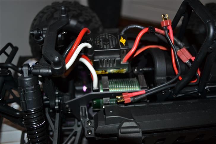 Bil Savage Flux -2350kv solgt billede 17