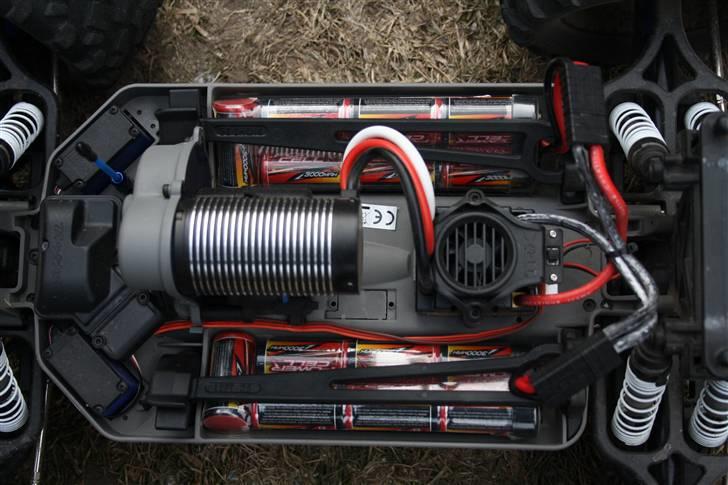 Bil E-Maxx brushless edition billede 10