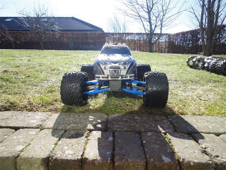 Off-Roader E-maxx (brushless) billede 3