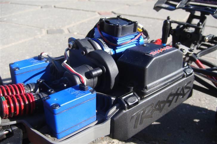 Bil Traxxas E-revo VXL billede 13