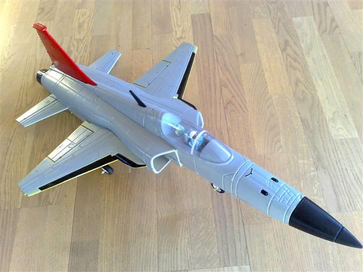 Fly F5E Tiger EDF JET  - Færdig samlet billede 1