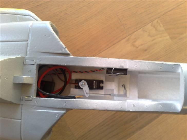 Fly F5E Tiger EDF JET  - 6200 modtager. Et 1300 mAmp Batt kan fint være der billede 15