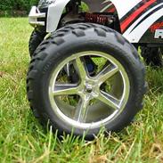 Off-Roader Traxxas REVO - SOLGT