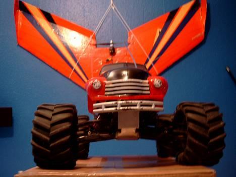 Truck E-maxx Brushless - forfra billede 5