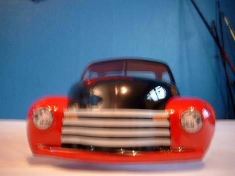 Truck E-maxx Brushless - forfra med nymalet bumper billede 8