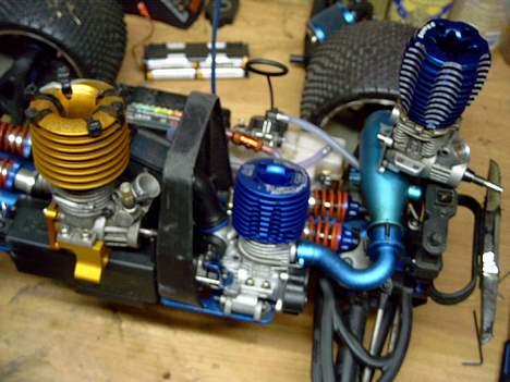 Truck REVO Special E.. " Solgt" - Et samled billede af de 3 stk. motore jeg har til revo´en .  Sirio 23TX - OS 18TM & Standard motor med 3 racing kølehoved.  billede 17