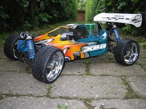 Buggy XRAY XB8 billede 1