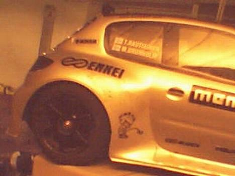 Bil Peugeot 206 wrc - Lige sat klistermærker på  . .  billede 1