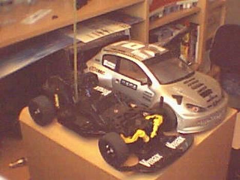 Bil Peugeot 206 wrc - Gitter (:  . . 17/6-2oo5  . . Læg mærke til øverst i forruden (:  . . Nye klistermærker 27/6-2oo5 billede 12