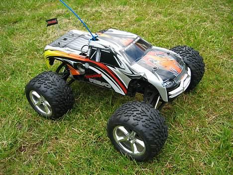 Off-Roader Traxxas REVO - SOLGT billede 1