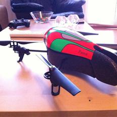 Helikopter Ar Drone (quattro coptor)