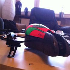 Helikopter Ar Drone (quattro coptor)