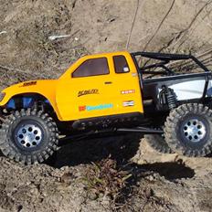 Off-Roader Axial SCX-10 Honcho