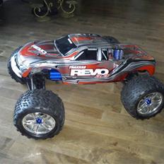 Bil traxxas revo 3,3