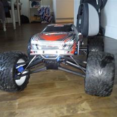 Bil traxxas revo 3,3