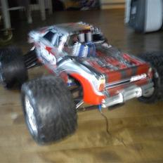 Bil traxxas revo 3,3