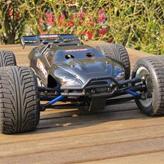 Off-Roader traxxas e-revo vxl