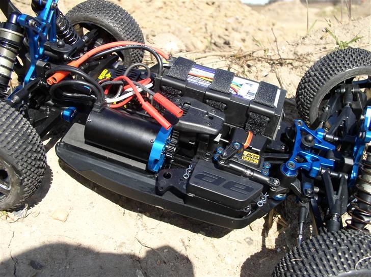 Buggy AE RC8Be Factory Team billede 7