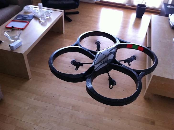 Helikopter Ar Drone (quattro coptor) billede 5