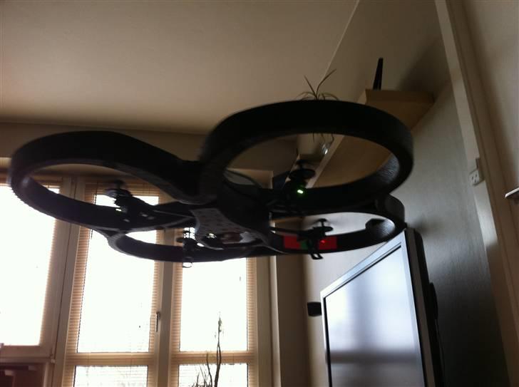 Helikopter Ar Drone (quattro coptor) billede 10