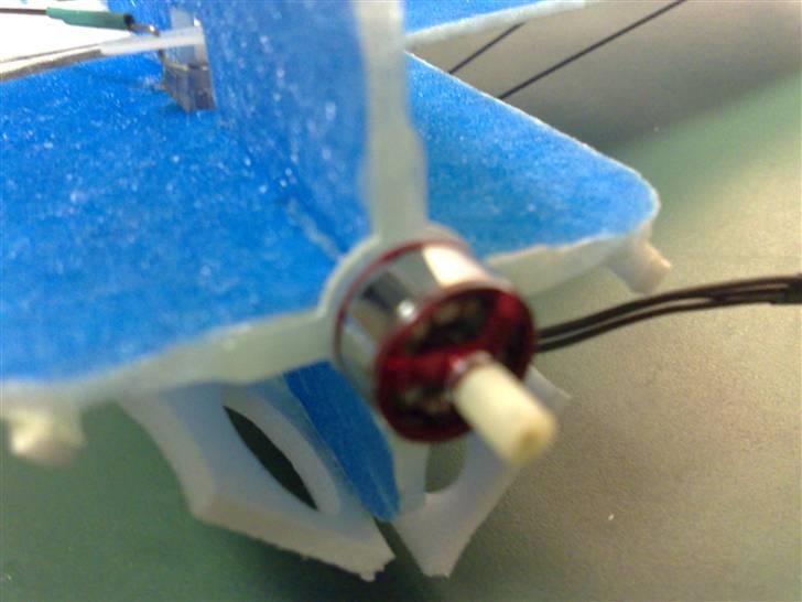 Fly SAKURA - Micro motor prop sidder på den lille tap skal bare presses på virker meget godt. billede 11