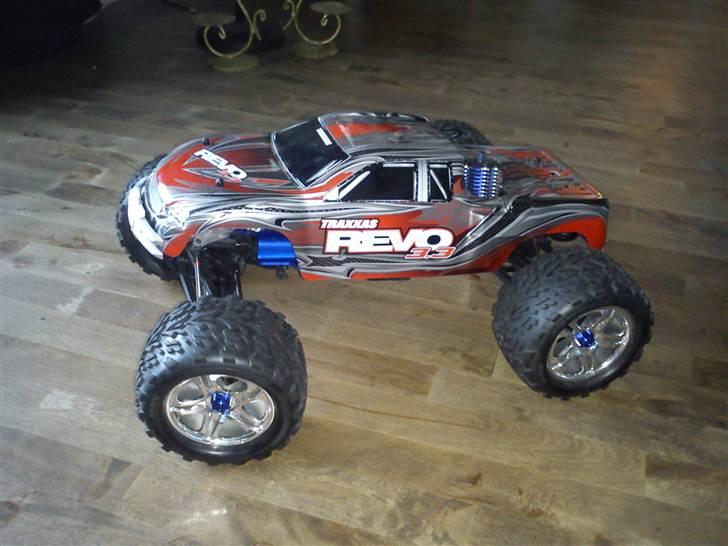 Bil traxxas revo 3,3 billede 1