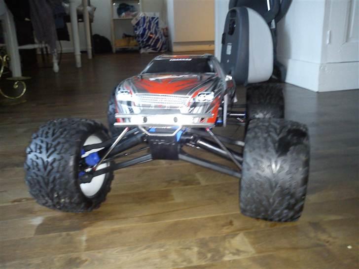Bil traxxas revo 3,3 billede 2