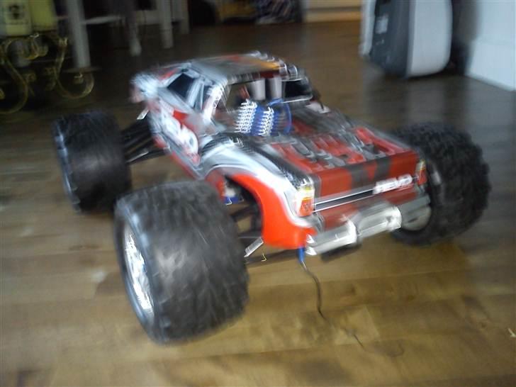Bil traxxas revo 3,3 billede 3