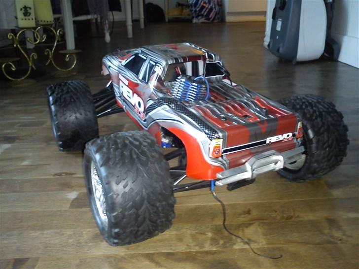 Bil traxxas revo 3,3 billede 4
