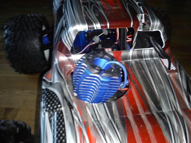 Bil traxxas revo 3,3 billede 5