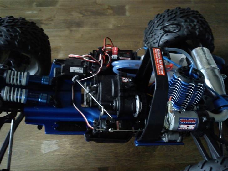 Bil traxxas revo 3,3 billede 7