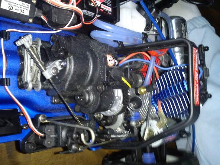 Bil traxxas revo 3,3 billede 8