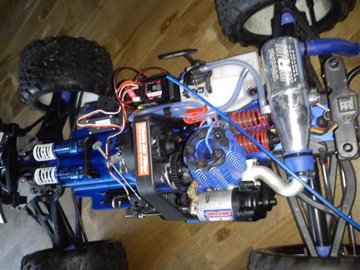 Bil traxxas revo 3,3 billede 9