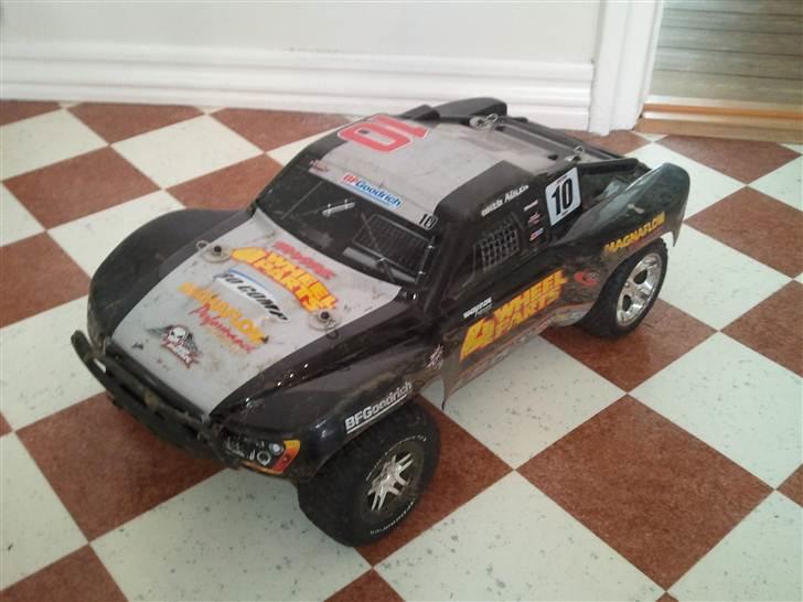 Off-Roader Traxxas Slash 4x4 Solgt - Har lige kørt med den, så den er ikke helt ren. billede 1