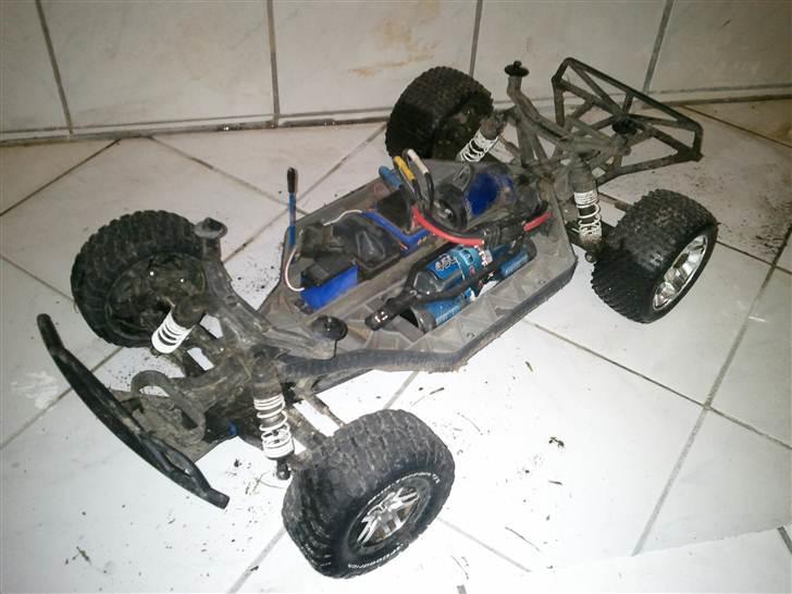 Off-Roader Traxxas Slash 4x4 Solgt - Den mangler stadig at blive vasket indvendig. billede 5