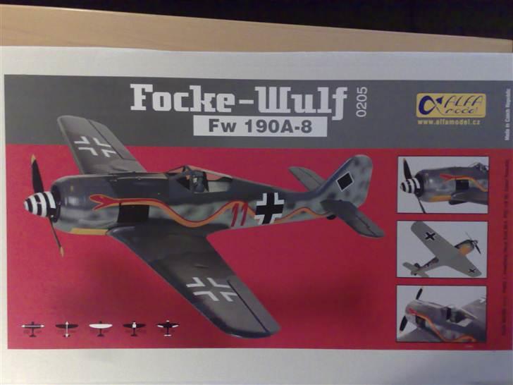 Fly Focke-Wulf Fw 190A-8  - Fint foto af flyet på kassen billede 2