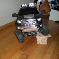 Off-Roader Axial SCX-10 Toyota Tundra