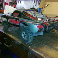 Off-Roader Traxxas Slayer 4 wd