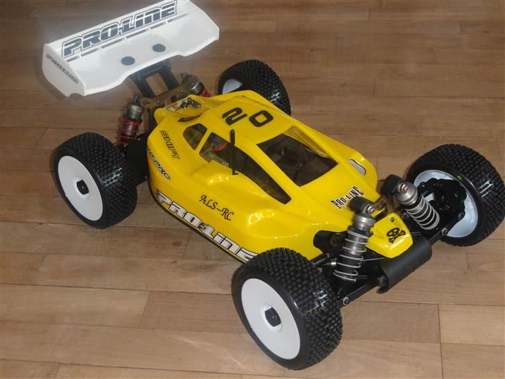 Buggy Vorza - Sat op til bane,diff olie,dæk,body,fjeder,hækvinge osv..... billede 12