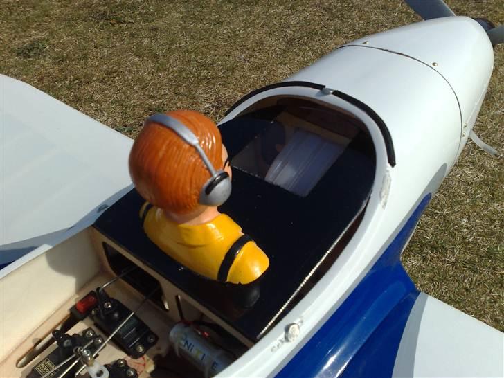 Fly Aquila AT01 R.I.P - Her kan pilot se hvor meget benz der er i tanken. Fuld tand ca 15-20 fly tid!!! billede 14