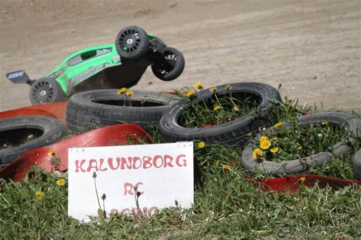 Off-Roader mcd race runner v4 - gæt en klub he he 

kalundborg rc <------ FED Bane billede 10