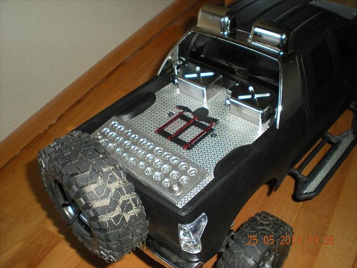 Off-Roader Axial SCX-10 Toyota Tundra billede 9