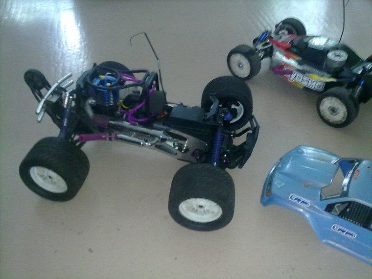 Off-Roader Savage le - kun en test med 4 dæmpere virker af helvede til hehe billede 4