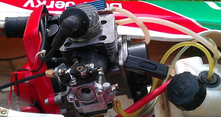 Båd XTreme Hobby XHB-450 26cc - Her ses det vilde kraftværk billede 5