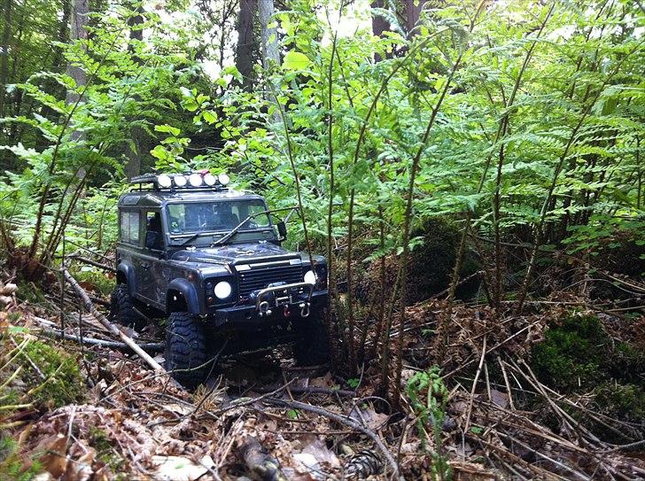 Bil Defender - Axial SCX10 billede 2