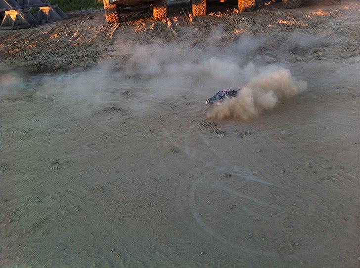 Off-Roader Traxxas Slash 4x4 Ultimate - lidt bashing billede 10