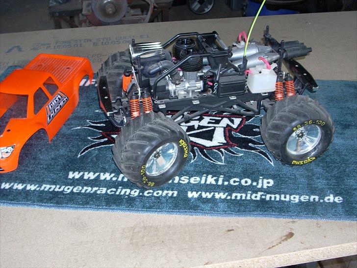 Off-Roader Kyosho Giga Crusher Dual Force SOLGT billede 8