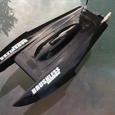 Båd Mini Cat Hydro Carbon "Beelzebub"